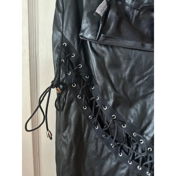 Pretty Little Thing women’s size 10 black Pants - Picture 6 of 8